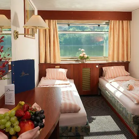 Messecruise Business Hotelship 4* Düsseldorf